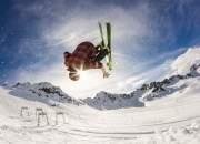 九游娱乐网站-莫兰特彻底打爆防线，76人血拼开拓者，一场定义赛季的攻防鏖战