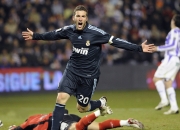 九游中国-黄蜂蛰伏终亮刺，布伦森关键一击定江山，新生代控卫的崛起宣言