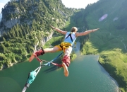 九游app下载-从科纳克里到安菲尔德，阿什拉夫的连续得分如何拉开两个世界的足球差距