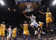 九游娱乐-莱奥的十二码，当圣西罗的阴影笼罩英超争冠之夜