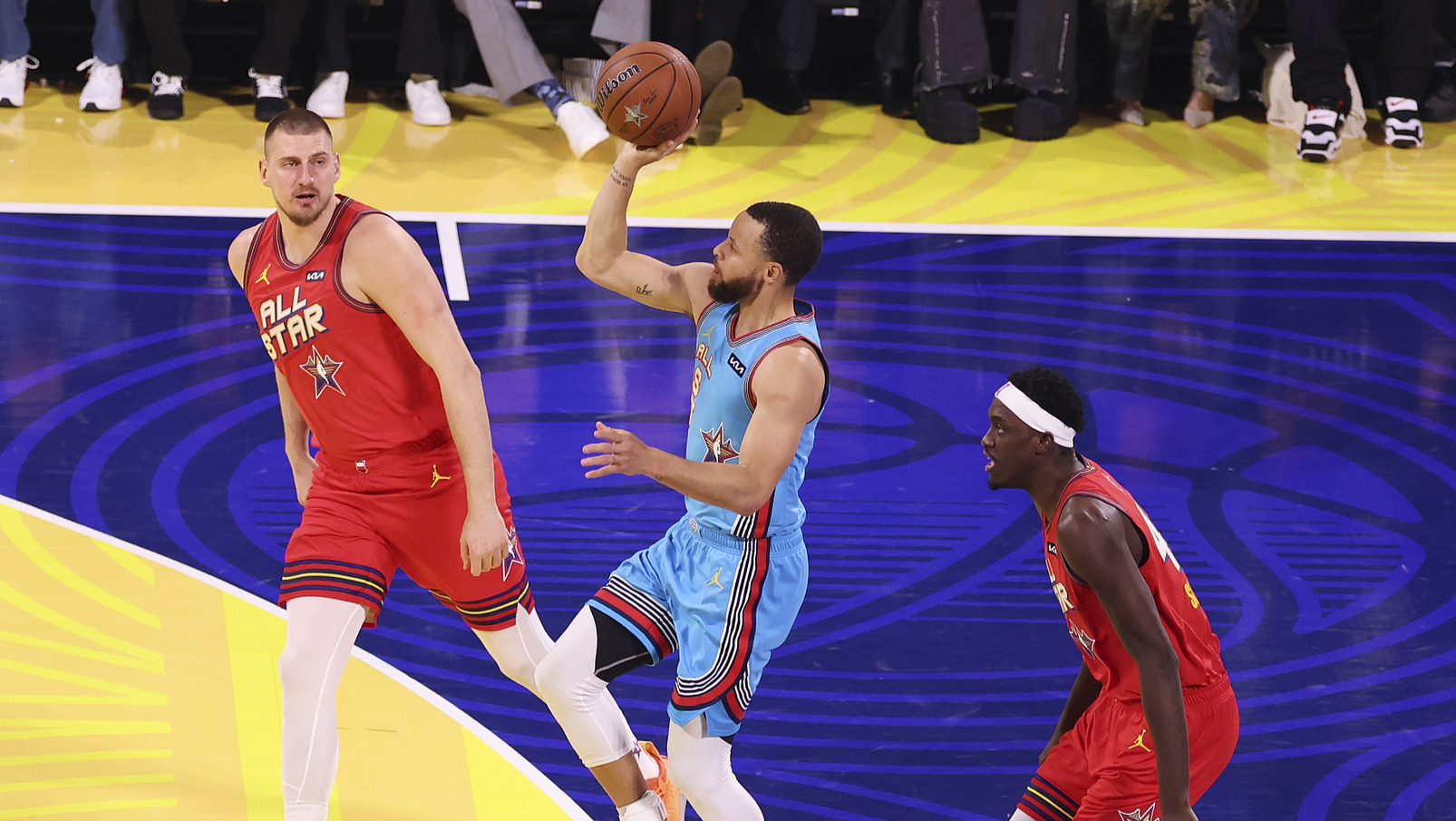 NBA球员在比赛中交出高效率的表现 NBA球员在比赛中交出高效率的表现