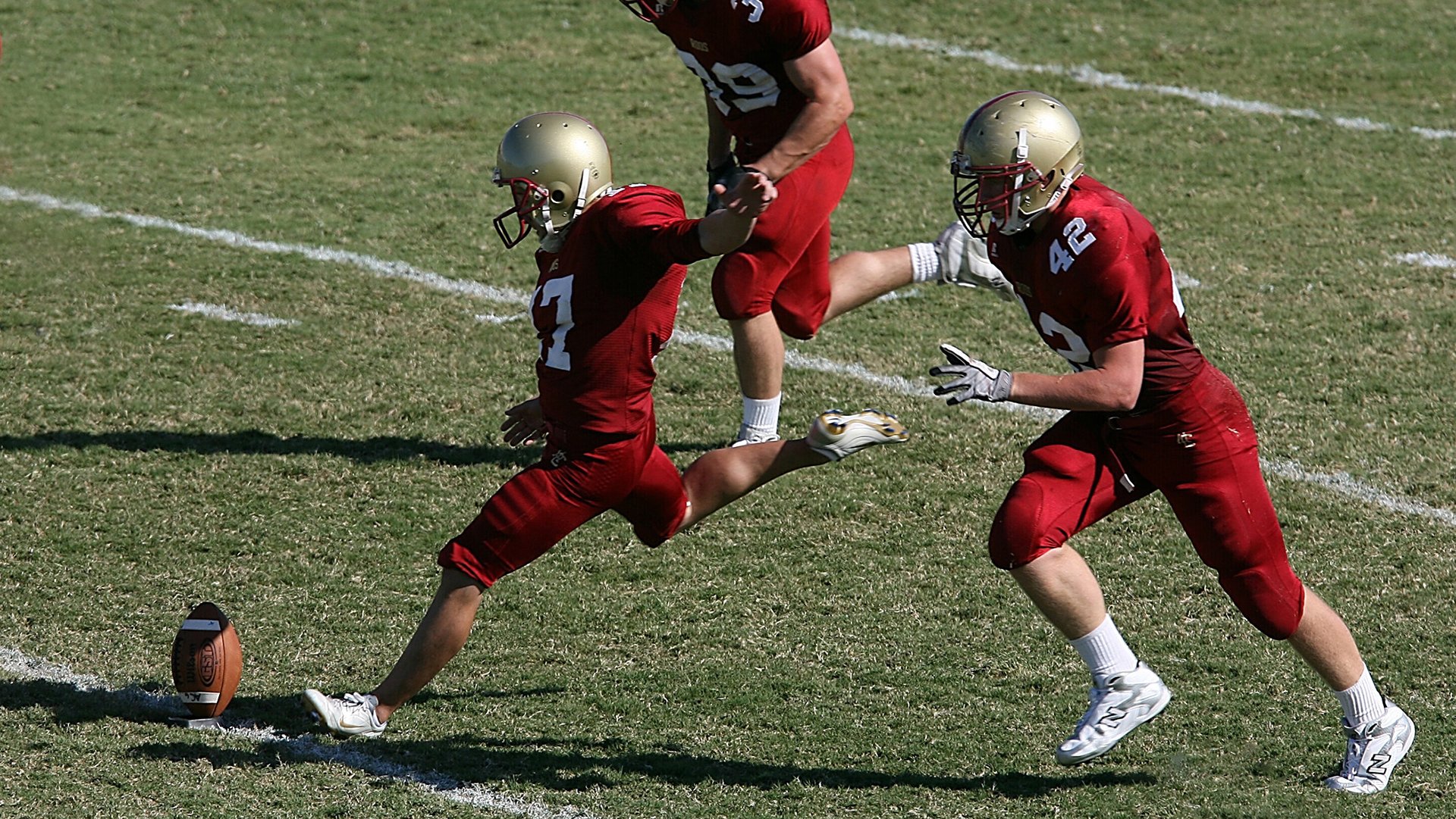 秘鲁争冠战，尼斯之役与莱万的存在感哲学