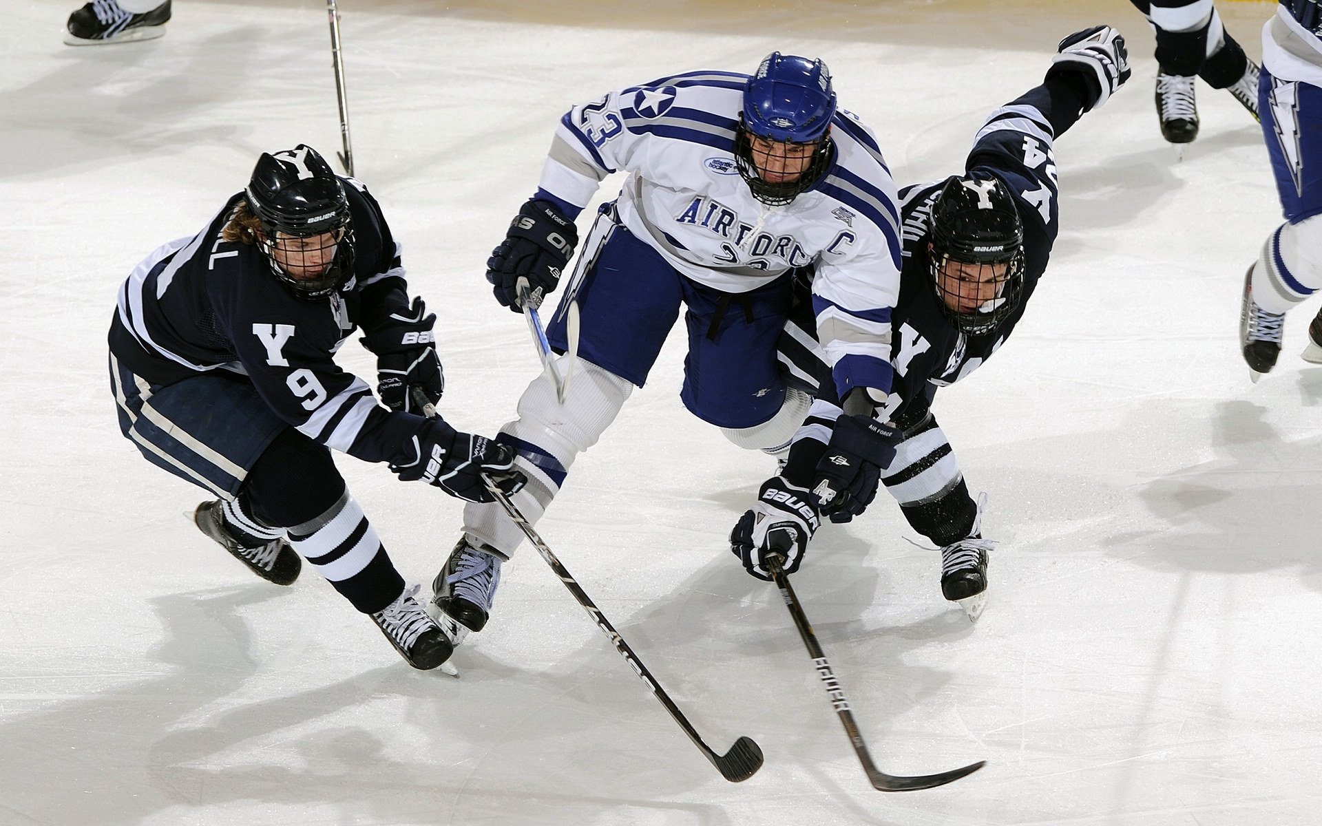 太阳封锁雄鹿，乔治在NBA季后赛接管比赛